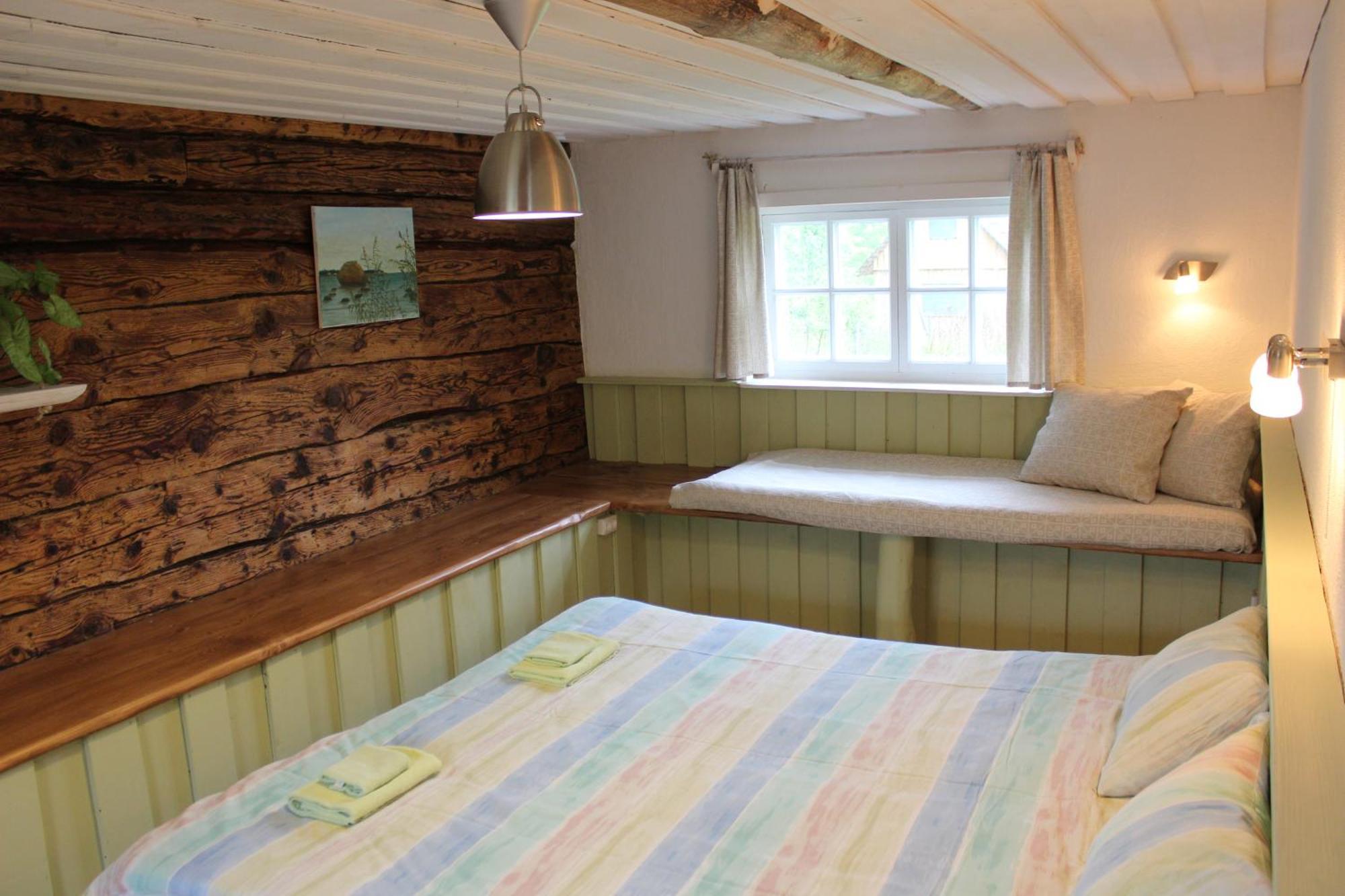 Toomarahva Farmstay Altja Rum bild